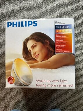 Philips SmartSleep Wake-up Light, Colored Sunrise and Sunset Simulation HF3520